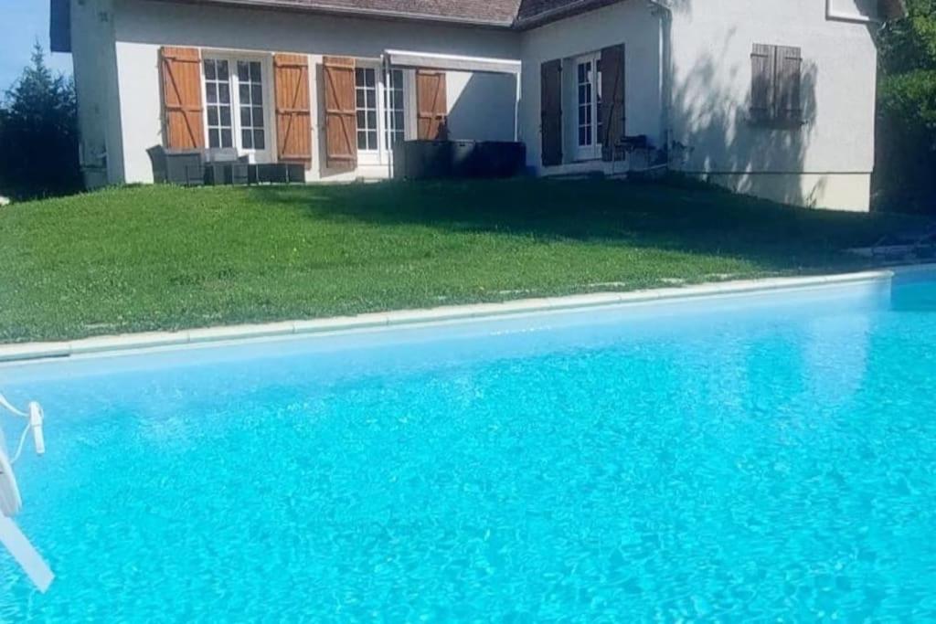 La Villa Du Lac A Mesnil Saint Pere Exterior foto